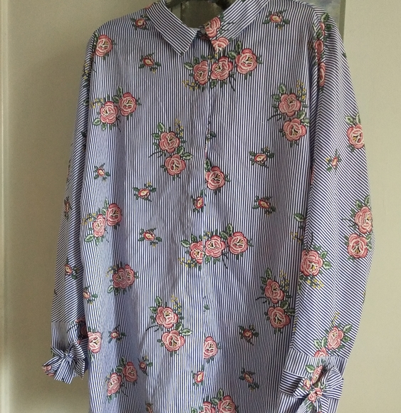 Two way beautiful shirt - Picture 2 of 3